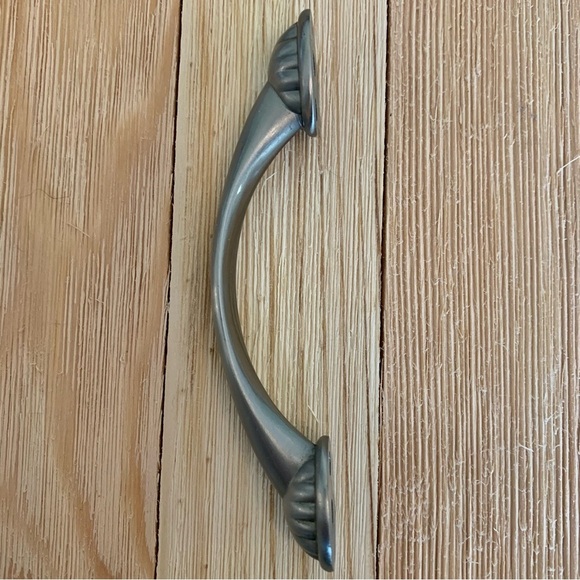 2 Drawer Pulls Dual Mount Shell Pull Satin Nickel Flower Curve Arch Bow Cabinets - Picture 10 of 14